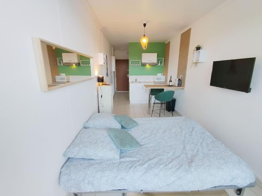Studio Vue Mer - Plage De Trestraou Perros-Guirec Ngoại thất bức ảnh